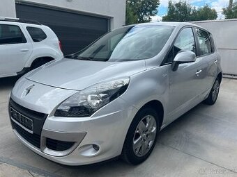 RENAULT SCENIC 1.6i 81KW 1.Maj.Navi 81000km TAŽNÉ,VYHŘ.SE