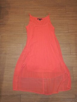 Letní dvouvrstvé šaty Attrattivo