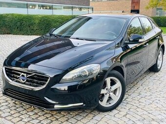 Volvo V40 1.6i BENZÍN MANUÁL 1.MAJITEL KAMERA SERVISKA