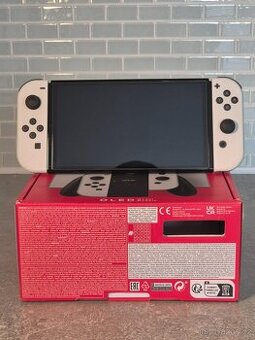Nintendo Switch OLED (bílý model)