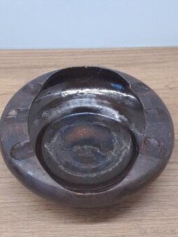 Keramický popelník utorský