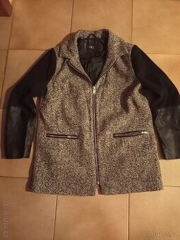 Pěkný kabát zn. Papaya vel. 44