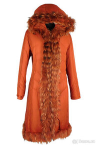 Péřový dámský cihlový dlouhý kabát s pravou kožešinou  L