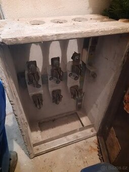 Skříň pojistková