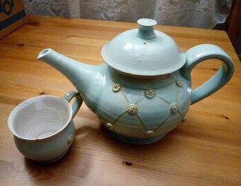 Konvice čajová se šálkem