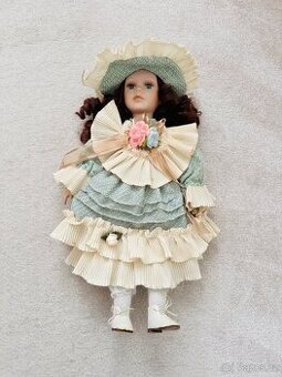 Starožitná / retro panenka