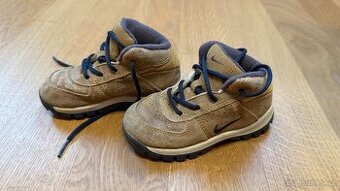 Chlapecké, dětské kožené kotníčkové boty Nike – vel 24