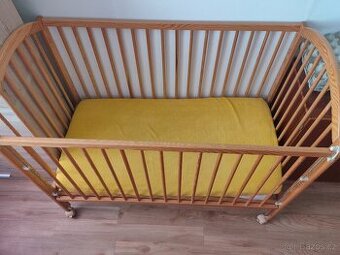 Dětská postýlka s matrací a příslušenstvím