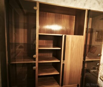 Obývací stěna skříň vitrína komoda zdarma