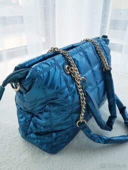 Tyrkysová cestovní taška