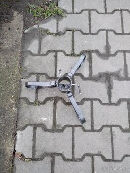 Prodám stojánek na vánoční stromeček