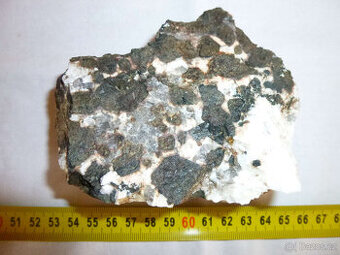 Minerál, nerost - hastingsit 4