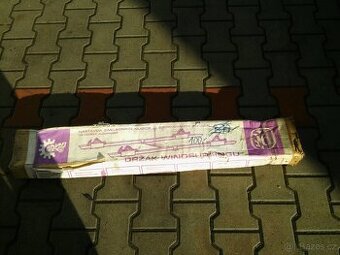 retro stresni nosic nikdy nebyl namontovan na LYZE,SERF