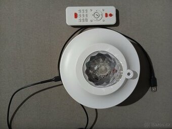 Lampička měnící barvy