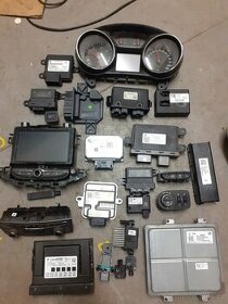 Opel Astra K - řídící jednotky a přepínače