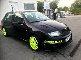 Sportovní výdechy kapoty