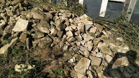 Lomovy kamen (kameny, kameni), frakce cca 100-400 mm