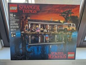 LEGO 75810 Stranger Things Upside Down - 1