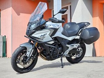 CFMOTO 700MT Premium, padací rámy, kufry, původ ČR, záruka