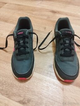 dívčí obuv Adidas vel. 38