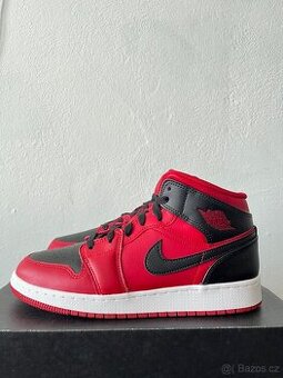 Air Jordan 1 Mid Reverse Bred -39
