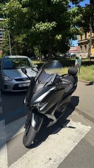 Yamaha TMAX 560 Tech Max (2020) – 19 000 km – TOP STAV