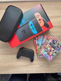 Nintendo switch s příslušenstvím + 6 her