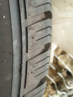 Zimní pneu 215/70R15 98T Tracmax sada + zdarma řetězy