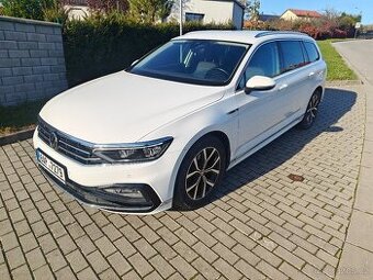 Volkswagen Passat 2.0 TDI 110 kW R line Virtual cocpit