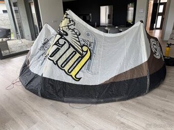 Kite MeatFly 9 + bar + pump, 1x použité