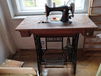 Starožitný šicí stroj