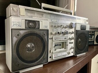 Sanyo MX 920 obrovský boombox - rezervace