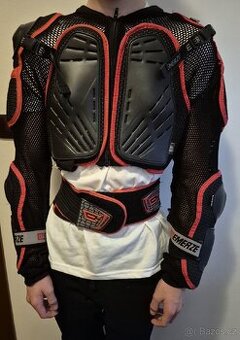 Ochranná vesta na terénní motorku