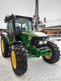 Predám traktor JOHN DEERE 5820