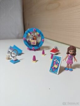 Lego friends Hřiště pro Oliviiny křečky