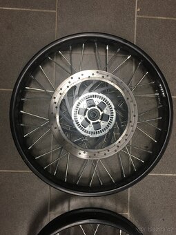 Royal Enfield Himalayan 411