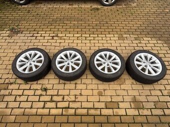 Originál ALU kola VW R17 zimní pneu 225/50 R17