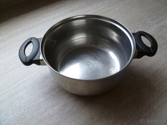 Nové hrnce na vaření 2 ks levně