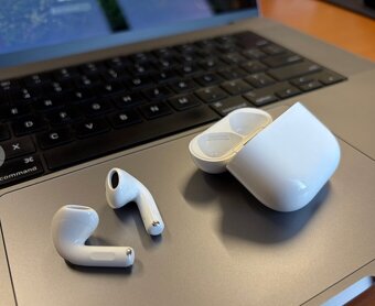 Apple Airpods 4, originál, čisté, hezké, záruka