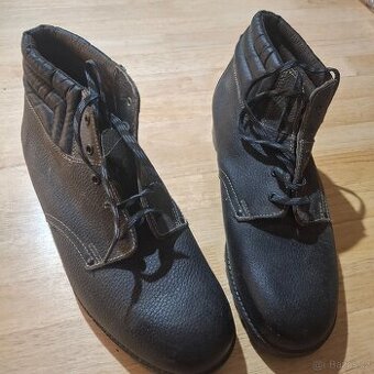 Pracovní celokožené boty. Velikosti 13