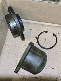 Víčka převodovky na PF 62