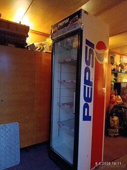 Prosklená lednice Pepsi