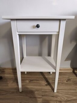 Prodám noční stolek IKEA Hemnes