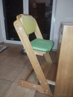 Rostoucí židle s masivu
