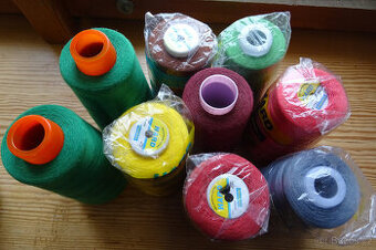 Velkokapacitní šicí nitě