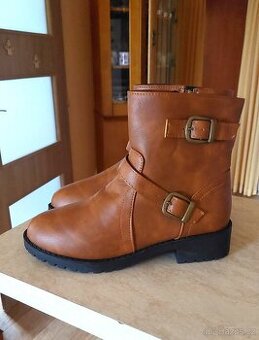 Nové hnědé boty č.36