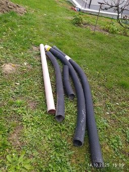 Geigery, husí krky, kolena, roury