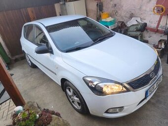 Kia Ceed 1.4 (2010)