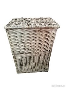 Proutěný koš na prádlo