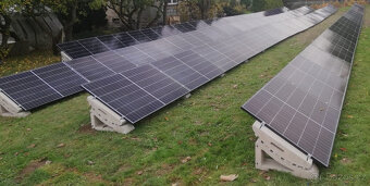 Betonové podpěry pro solární panely